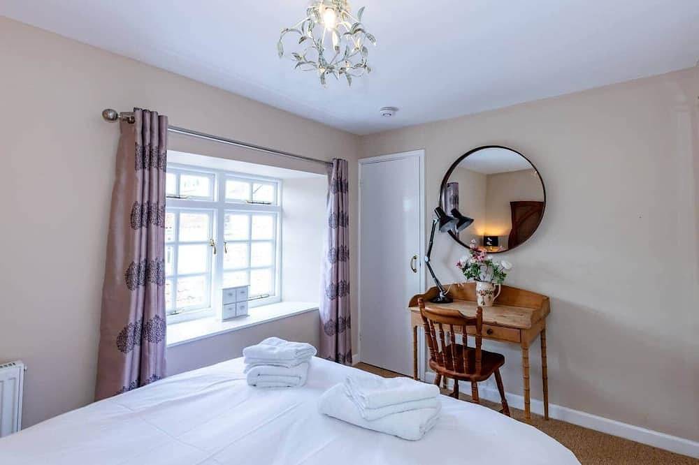 The Snug - A Quaint Mews Cottage City Centre in Wells, Somerset