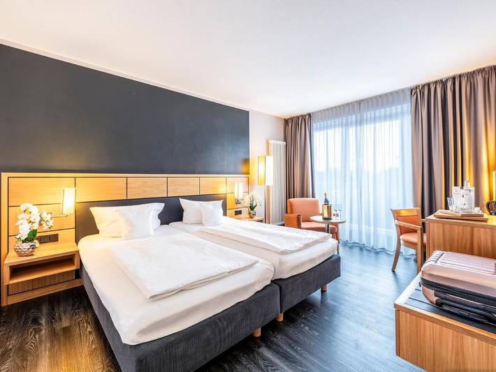 Hotel für 4 Personen, mit Terrasse und Garten sowie Pool und Sauna