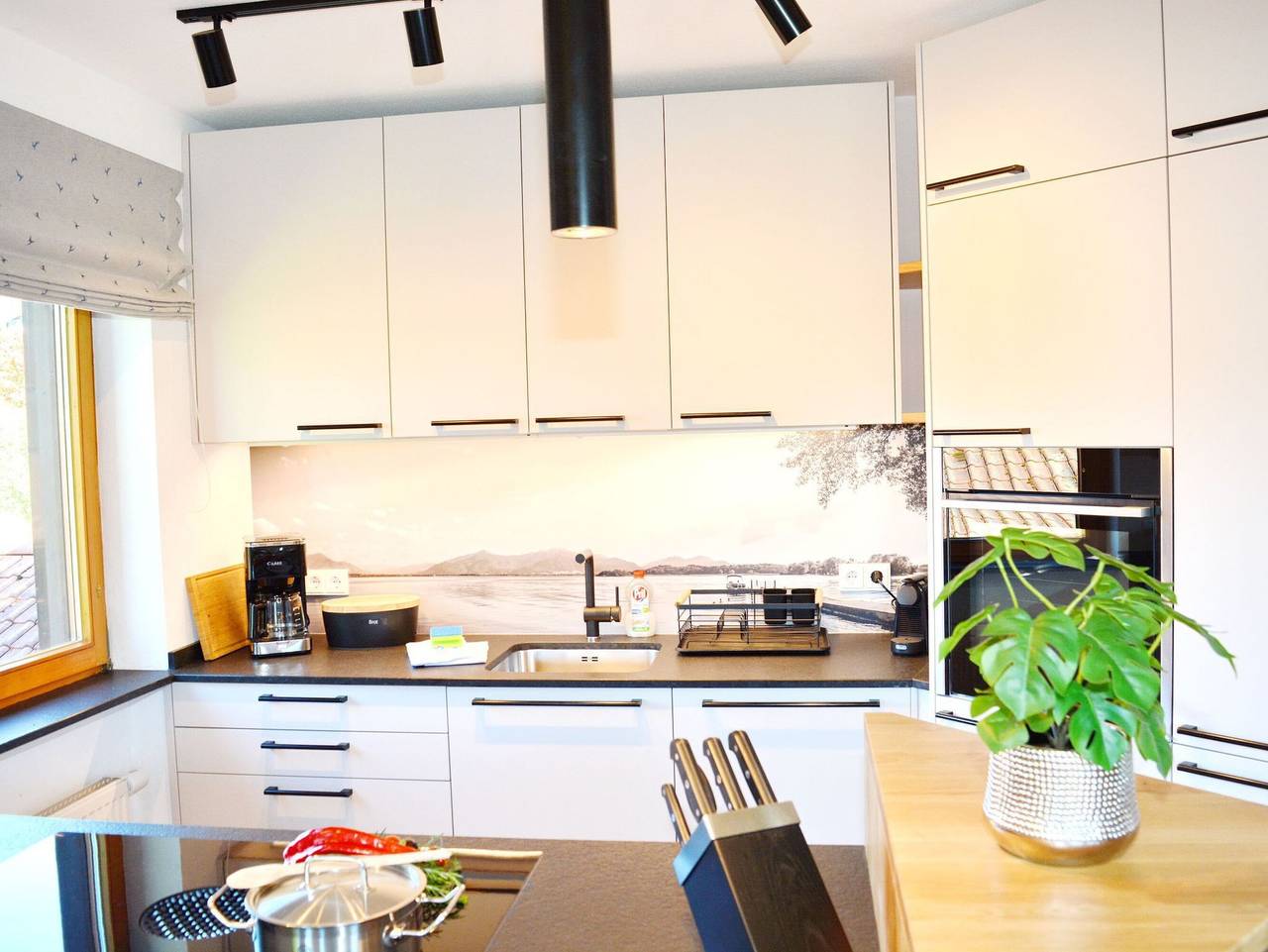 Ganze Ferienwohnung, Chiemseeglück - Alpenländisches Wohngefühl trifft moderne Eleganz ? Ihre exklusive Ferienwohnung am Chiemsee in Chiemseenähe in Chieming, Chiemsee