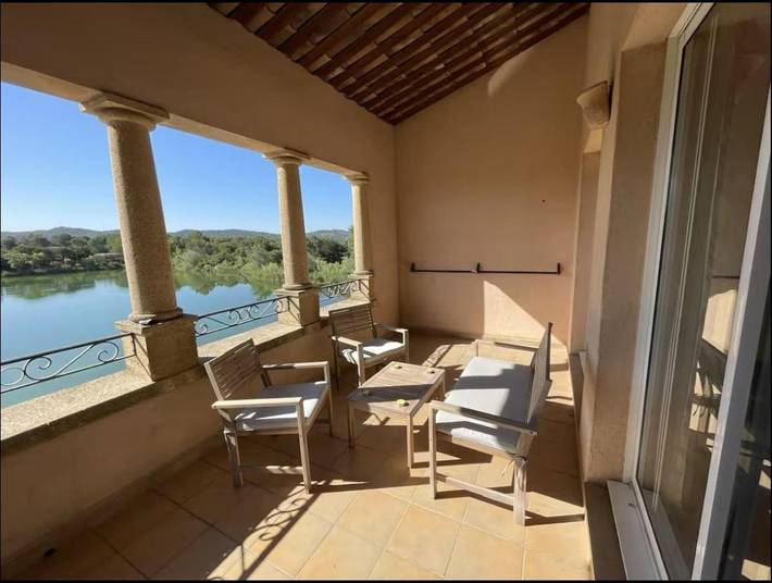 Gîte pour 4 personnes, avec terrasse et vue à Charleval - 2