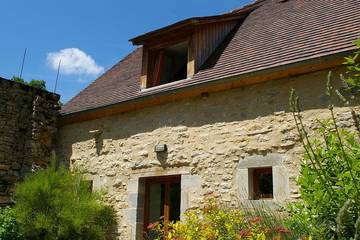 Gîte pour 2 personnes, avec terrasse et jardin à Marcilhac-sur-Célé