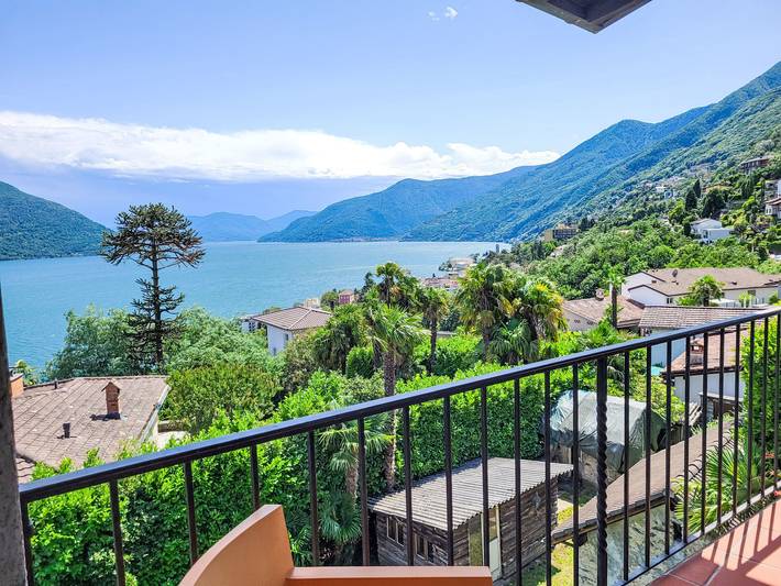 Ferienhaus für 6 Personen, mit Balkon und Ausblick sowie Garten und Seeblick in Brissago