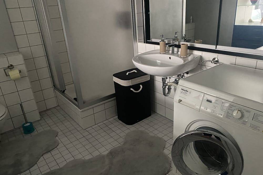 Ganze Wohnung, Schöne 2 Zimmer Ferienwohnung mit Balkon in Lauchheim, Schwäbische Ostalb