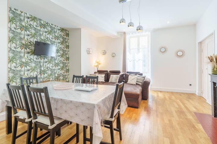 Location de vacances pour 8 personnes, avec Terrasse à Clomot