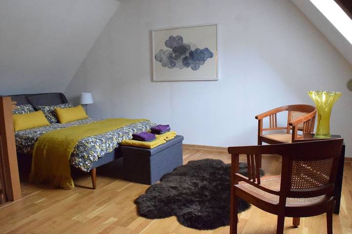 Location de vacances pour 5 personnes, avec jardin à Change - 2