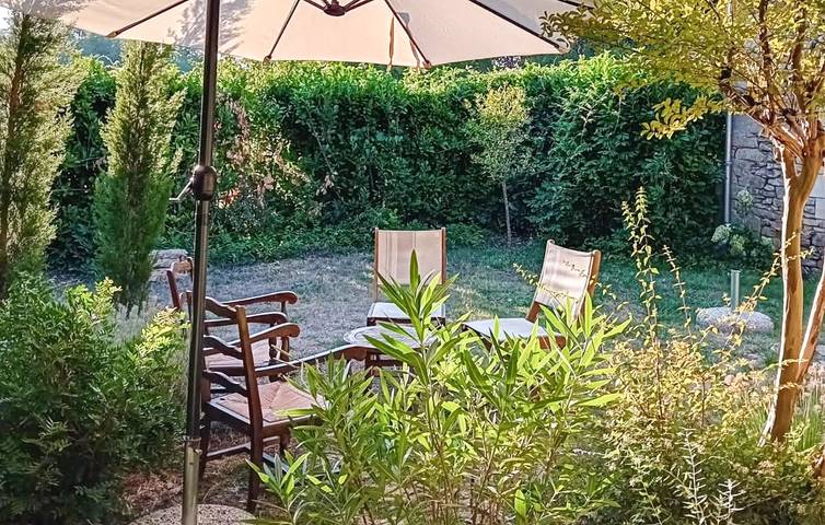 Location de vacances pour 5 personnes, avec jardin et terrasse à Saint-Léon-sur-Vézère - 2