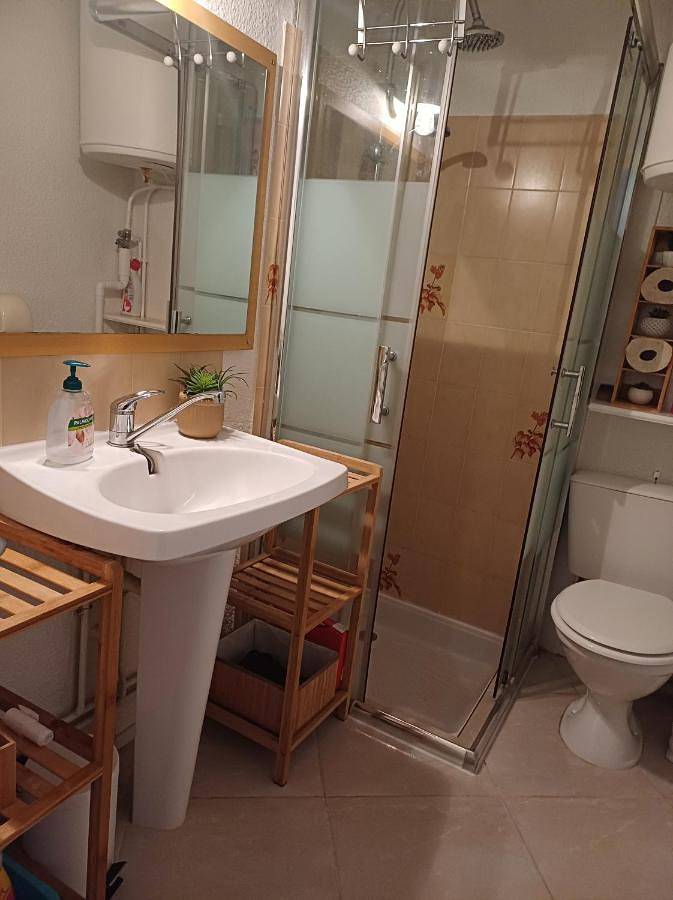 Entire apartment, La Cabane de Dadou Lacanau in Lacanau Ocean, Lacanau