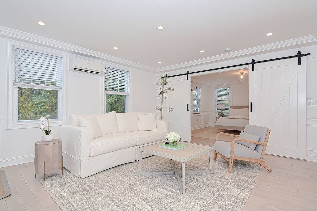 Harper House Downtown Mystic Romantic Weekend Getaway in Mystic, Connecticut