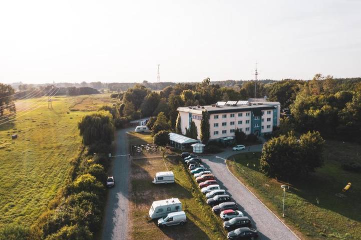 Hotel, mit Terrasse und Garten sowie Sauna