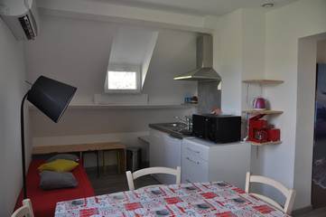 Gîte pour 4 personnes, avec jardin à Curemonte