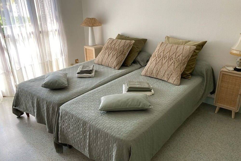 Ganze Wohnung, St Jean Cap Ferrat city center, 60m2, 14m2 terrace with sea view and parking in Saint-Jean-Cap-Ferrat, Nizza und Umgebung