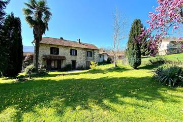 Gîte pour 13 personnes, avec jardin à Arbas (Haute-Garonne)