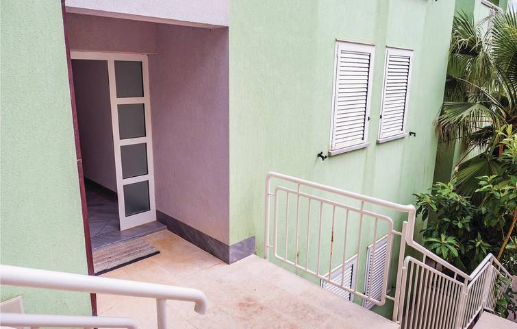 Apartamento vacacional entero, Acogedor apartamento de 1 dormitorio a 200 m de la playa, con terraza y wifi in Rabac, Labin-Rabac