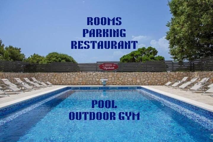 Hôtel pour 2 personnes, avec Terrasse ainsi que Jardin et Piscine à Gajac