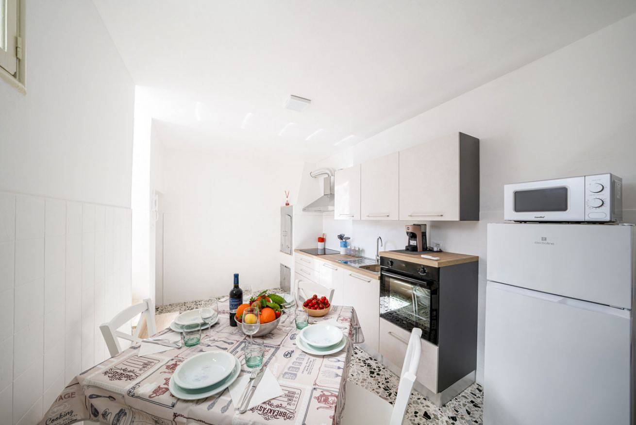 Entire apartment, Dimora Atzè: family home with terrace in Fasano, Salento