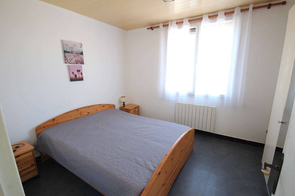 Entire apartment, Flat for 2 to 4 people, close to shops, at only 150 m from the sea in Portiragnes plage in Portiragnes Plage, Portiragnes