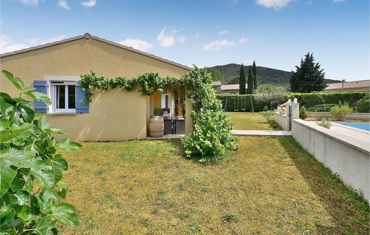 Location de vacances pour 6 personnes, avec piscine ainsi que jardin et terrasse à Malataverne - 2