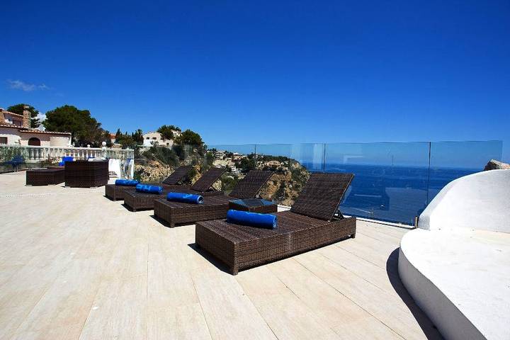 Chalet para 6 personas, con terraza además de piscina y jardín en Provincia de Alicante - 4