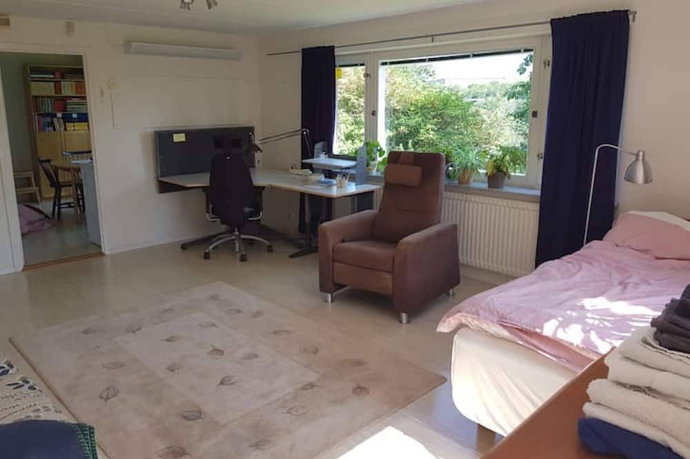 Ganze Wohnung, Apartment close to Gothenborg city center and nature. Free parking & fast wifi. in Mölndal, Västergötland