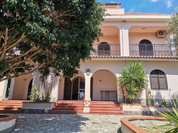 Villa per 7 persone, con panorama e giardino in Costa Ionica Calabria