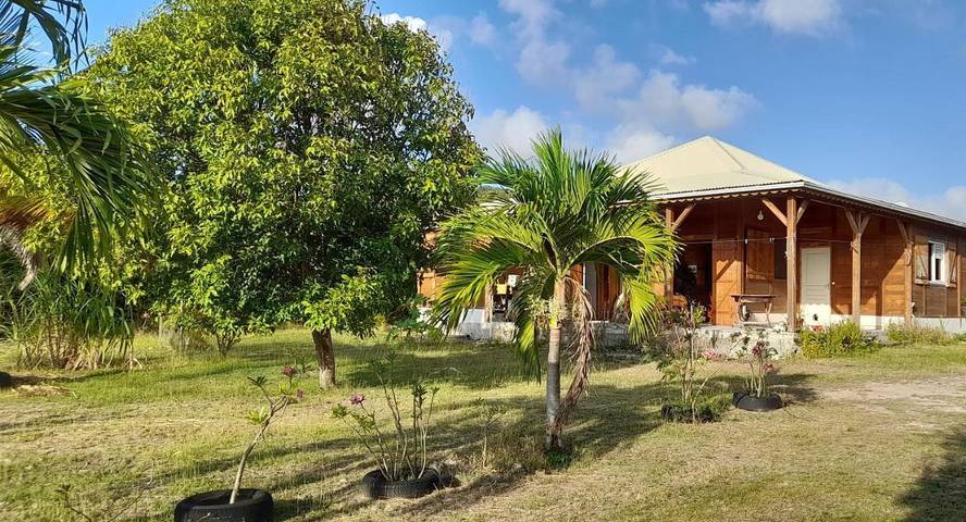 Cottage pour 2 personnes, avec vue ainsi que jardin et terrasse à La Désirade (île)