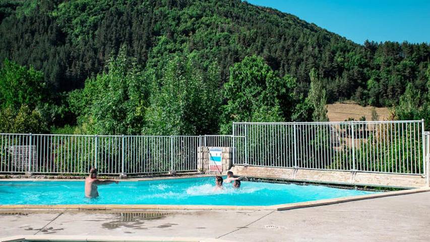 Gîte pour 5 personnes, avec piscine et jardin à La Canourgue - 4