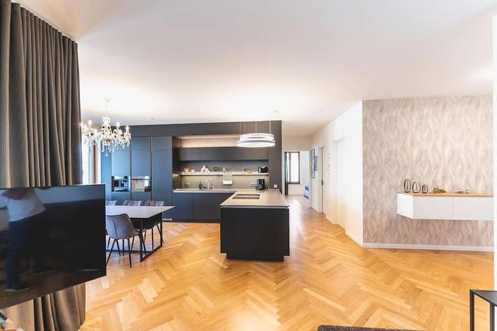 Ferienwohnung für 8 Personen, mit Garten in Residenzschloss