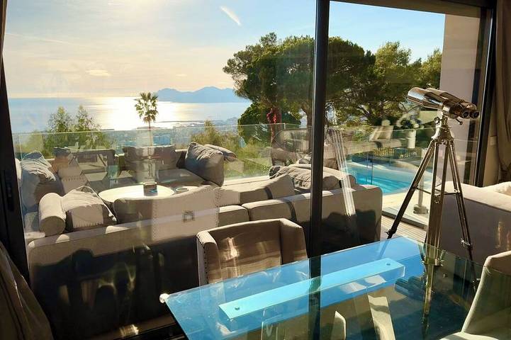 Holiday home for 16 people in Cannes