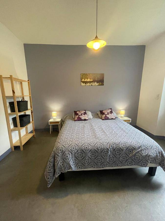 Appartement entier, One-Bedroom Apartment in Tarascon-sur-Ariège, Ariège