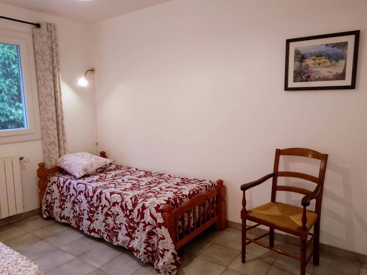 Appartement de vacances entier, Double Room with Shared Bathroom in Calvisson, Côte méditerranéenne (France)