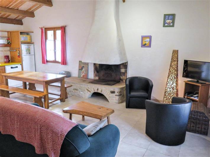 Location de vacances pour 4 personnes, avec piscine et terrasse à Blanquefort-sur-Briolance - 3