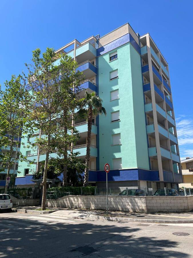 Appartamento per 4 persone, con Balcone e Terrazza nonché Panorama a Montesilvano Marina