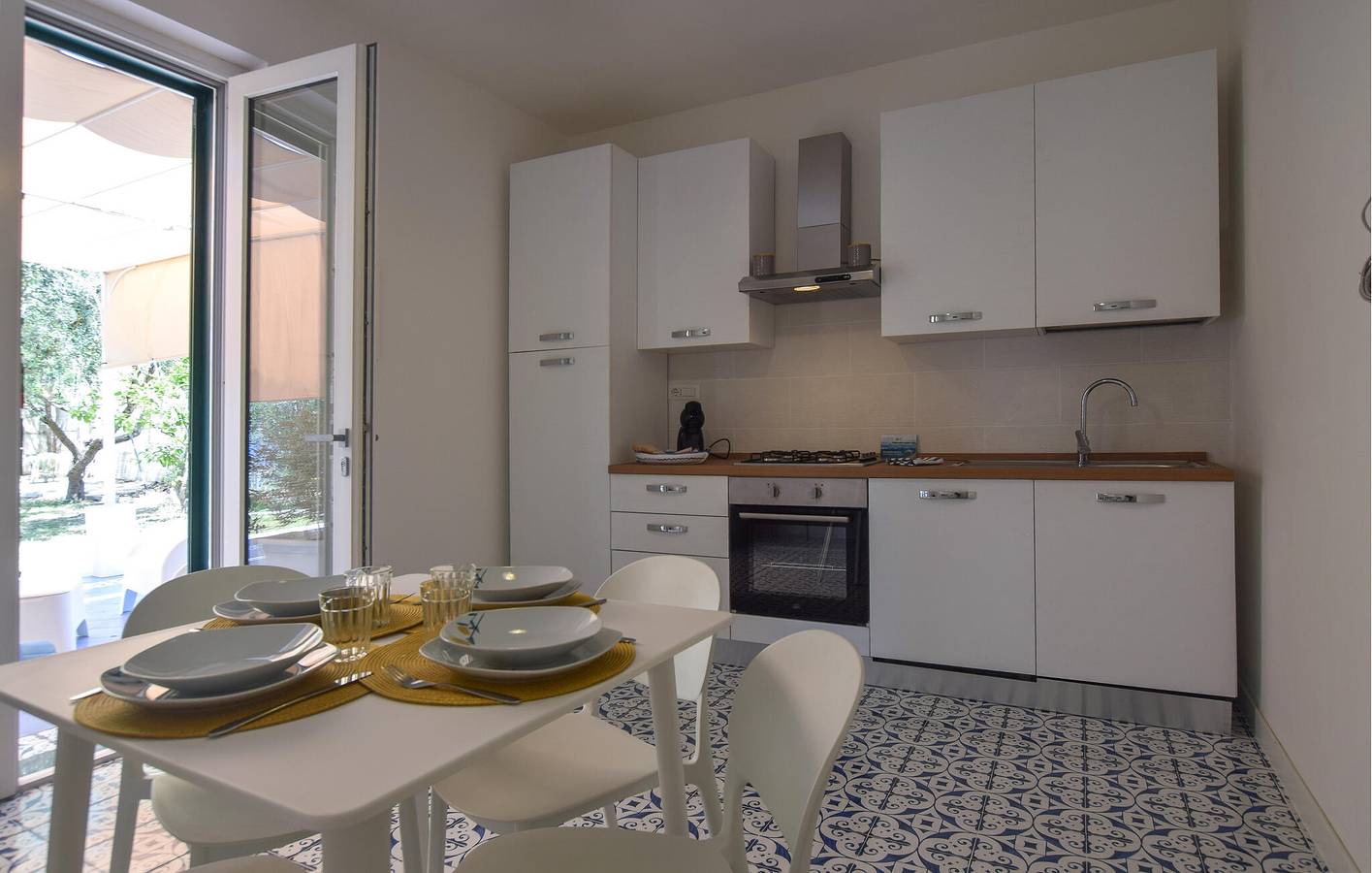 Apartamento acolhedor com vista para o mar, terraço e jardim, perto de Alano in Cilento Coast