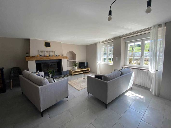 Gîte pour 7 personnes, avec Terrasse et Jardin à Murasson