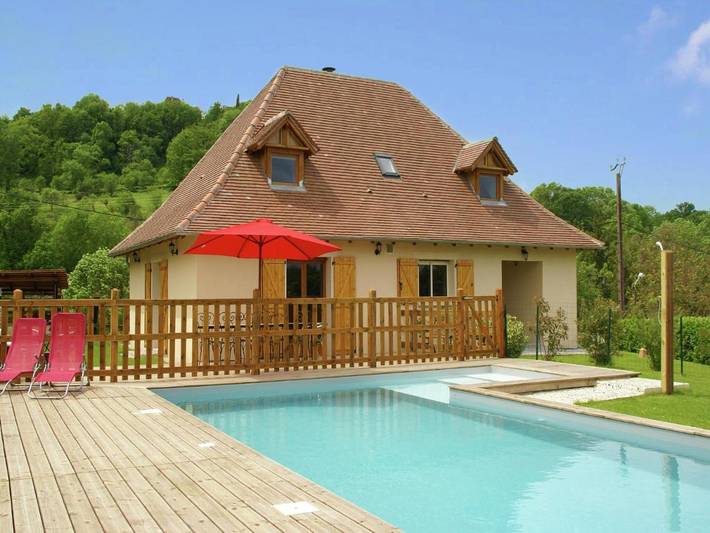Maison de vacances pour 10 personnes, avec Terrasse ainsi que Jardin et Piscine à Loubressac