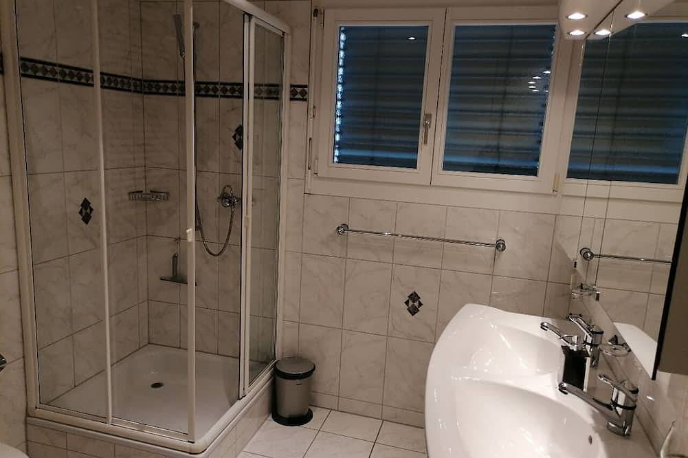 Apartamento entero, Apartamento de 2 1/2 habitaciones con comodidad y vista! in Ennetbürgen, Lago de los Cuatro Cantones