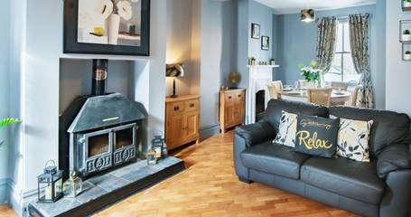 Holiday Rental for 9 People in Chester, Cheshire, Photo 2