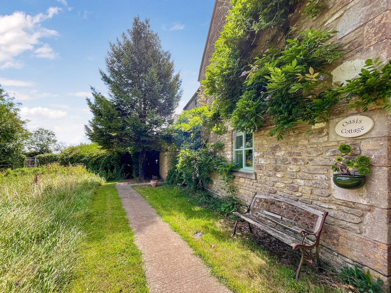 Oasis Cottage in Wiltshire