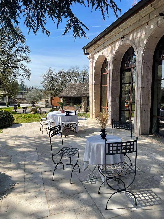 Location de vacances pour 2 personnes, avec terrasse et vue ainsi que piscine et jardin à Mercurey - 4