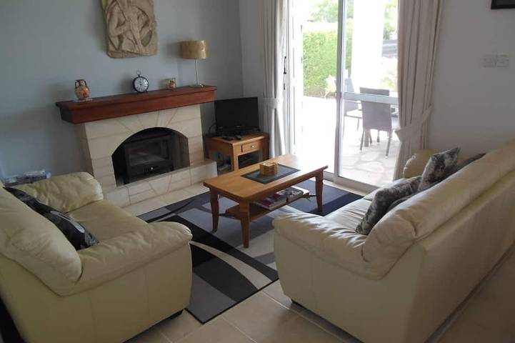 Location de vacances pour 4 personnes, avec jardin et balcon dans Πισσούρι - 2