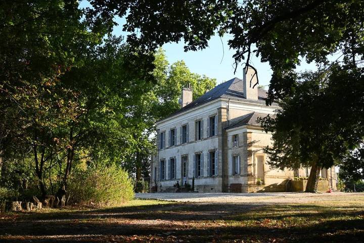 Chambre d’hôte pour 2 personnes, avec Terrasse et Jardin ainsi que Piscine et Vue