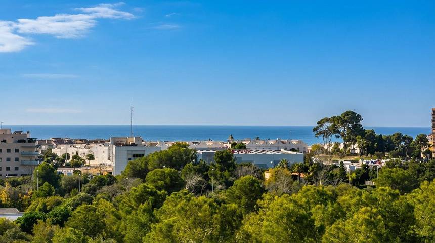 Chalet para 8 personas, con piscina además de vistas al mar y jardín, Se admiten mascotas en Garraf - 4