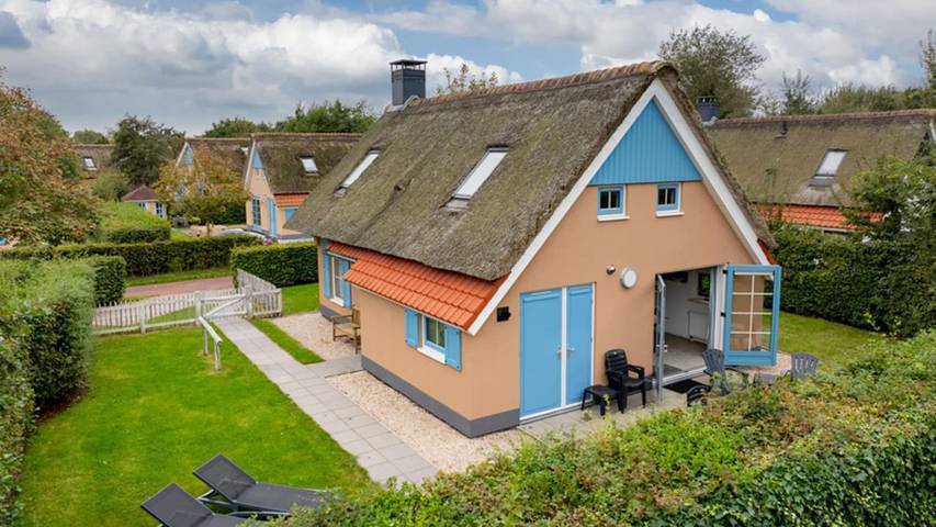 Chalet für 4 Personen, mit Pool und Terrasse sowie Garten auf Texel