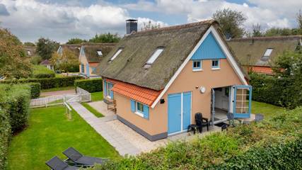 Chalet für 4 Personen, mit Terrasse und Garten sowie Pool auf Texel
