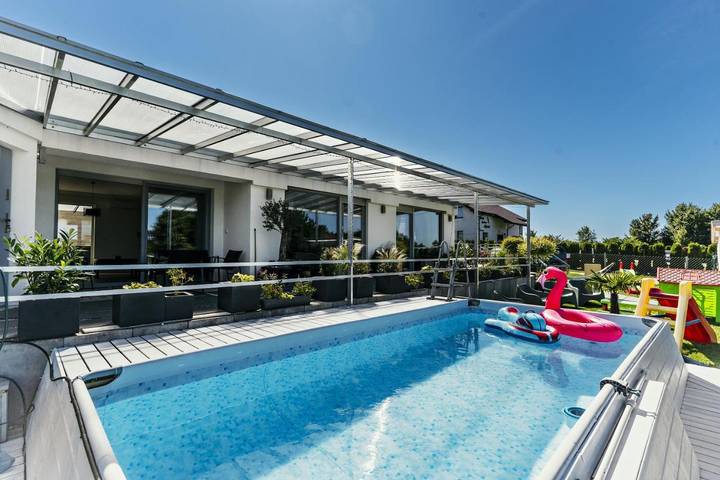 Willa dla 13 osób, z widok i sauna oraz ogród i basen, zwierzęta dozwolone - 1