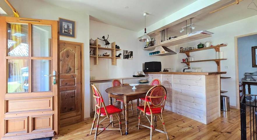 Appartement de vacances pour 4 personnes, avec Balcon et Terrasse ainsi que Jardin et Piscine