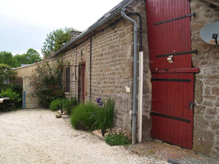 Gîte pour 4 personnes, avec jardin, animaux acceptés à Couesmes-Vaucé