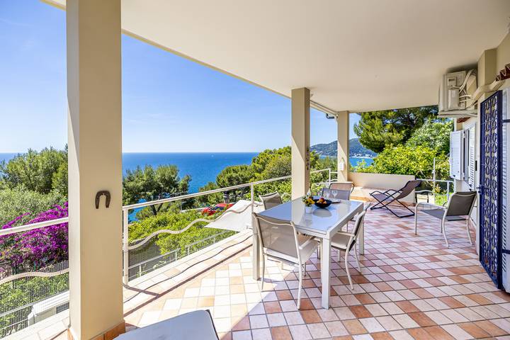 Villa für 4 Personen, mit Garten und Ausblick, mit Haustier