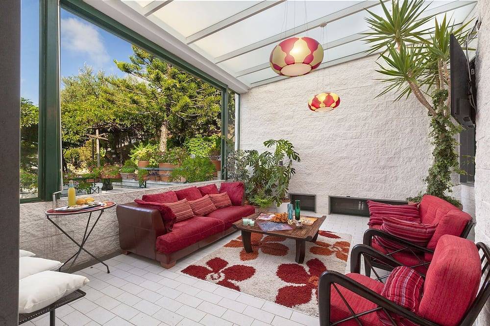 Luxury villa with marvellous terrace overlooking the sea in Massa Lubrense, Provincia de Nápoles