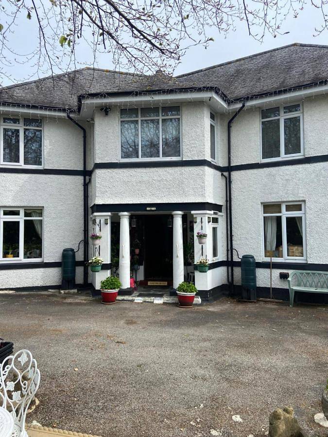 B&b, with Terrace and Garden as well as Sauna in St Austell